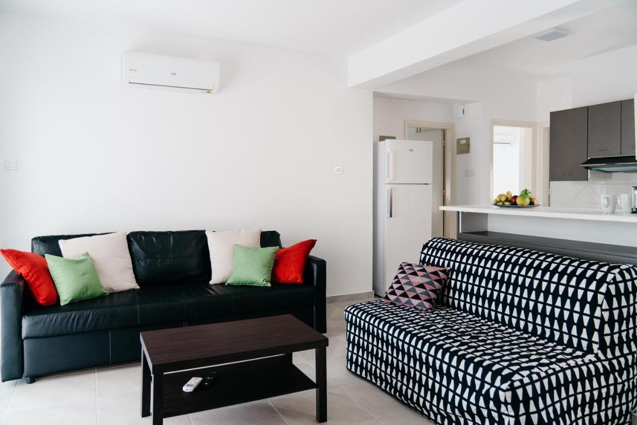 Seasunlove Apt. Apartment Larnaca Exterior photo