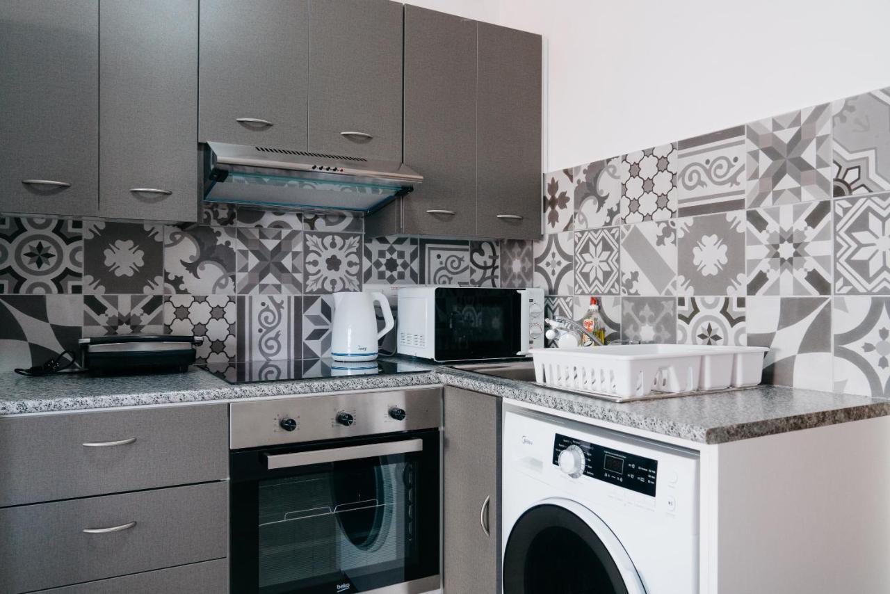 Seasunlove Apt. Apartment Larnaca Exterior photo