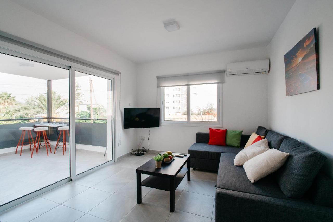 Seasunlove Apt. Apartment Larnaca Exterior photo